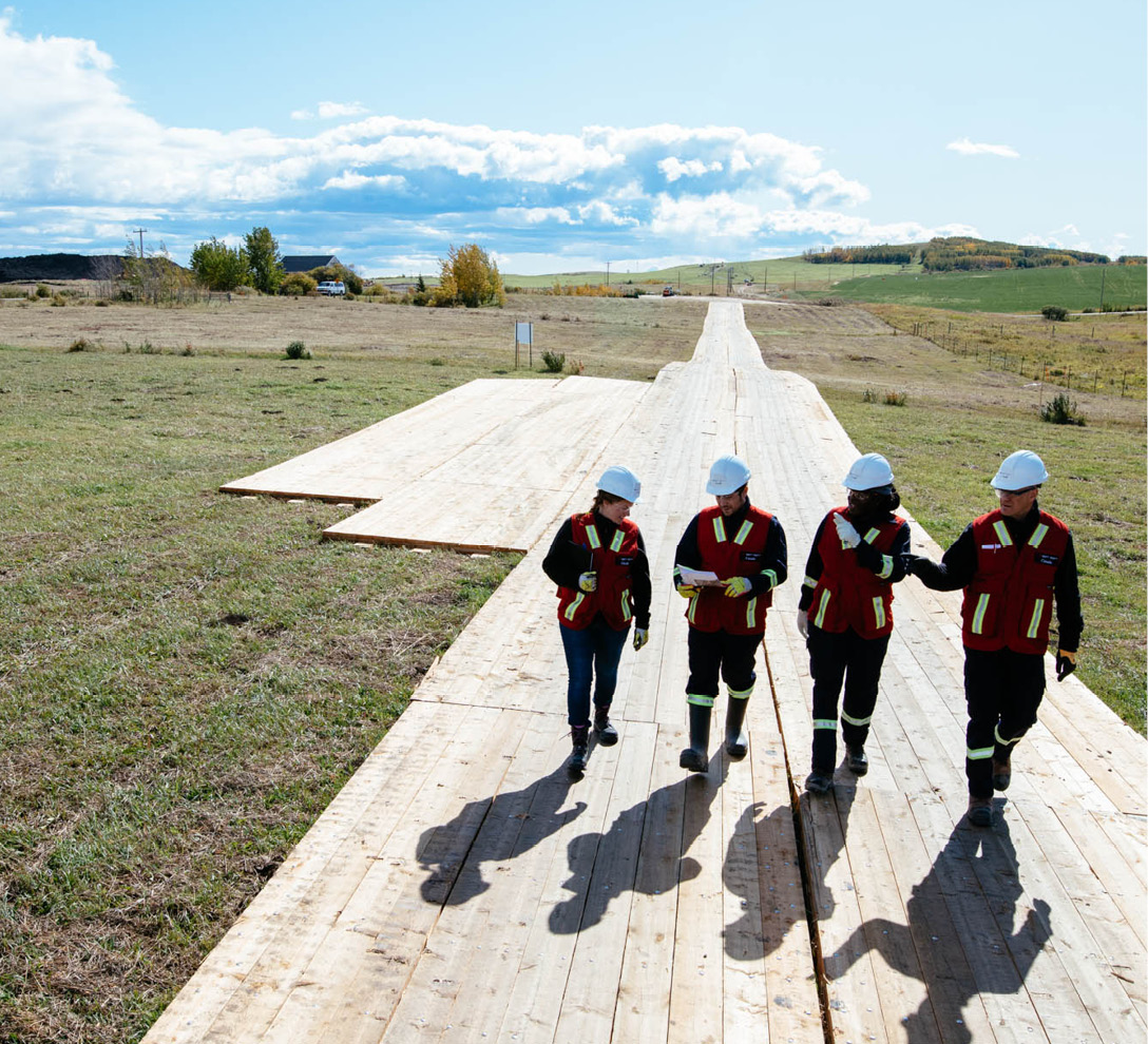 Quatre inspecteurs de la Régie sur le terrain