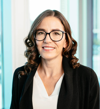 Trena Grimoldby, commissaire