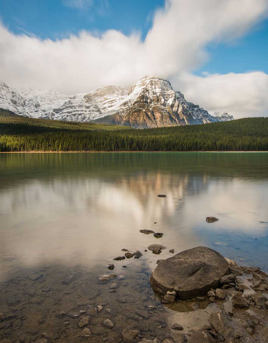 Lac de montagne paisible