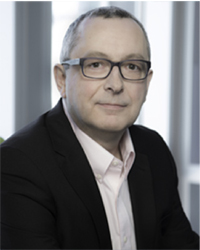 Mark Power, vice-président du rendement et des résultats et chef des services financiers