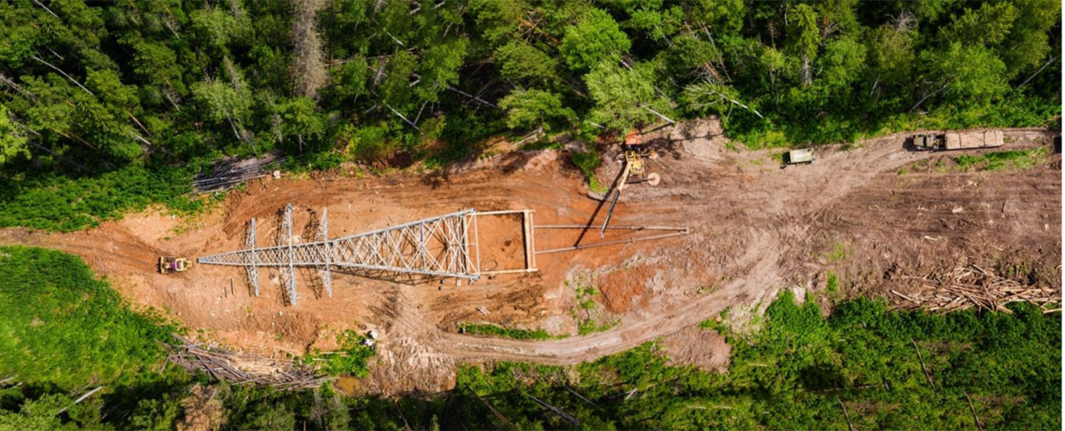 Figure&nbsp;7 &ndash; Construction of a power transmission line in the forest