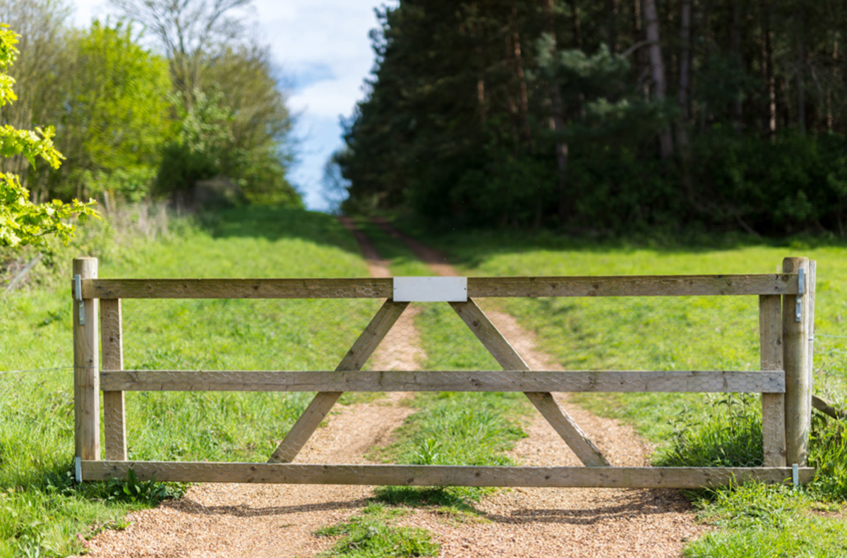 Figure&nbsp;3 &ndash; Gate blocking access to dirt road