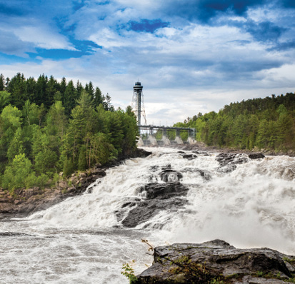 A view of Chateau Frontenac in Quebec City on a sunny day